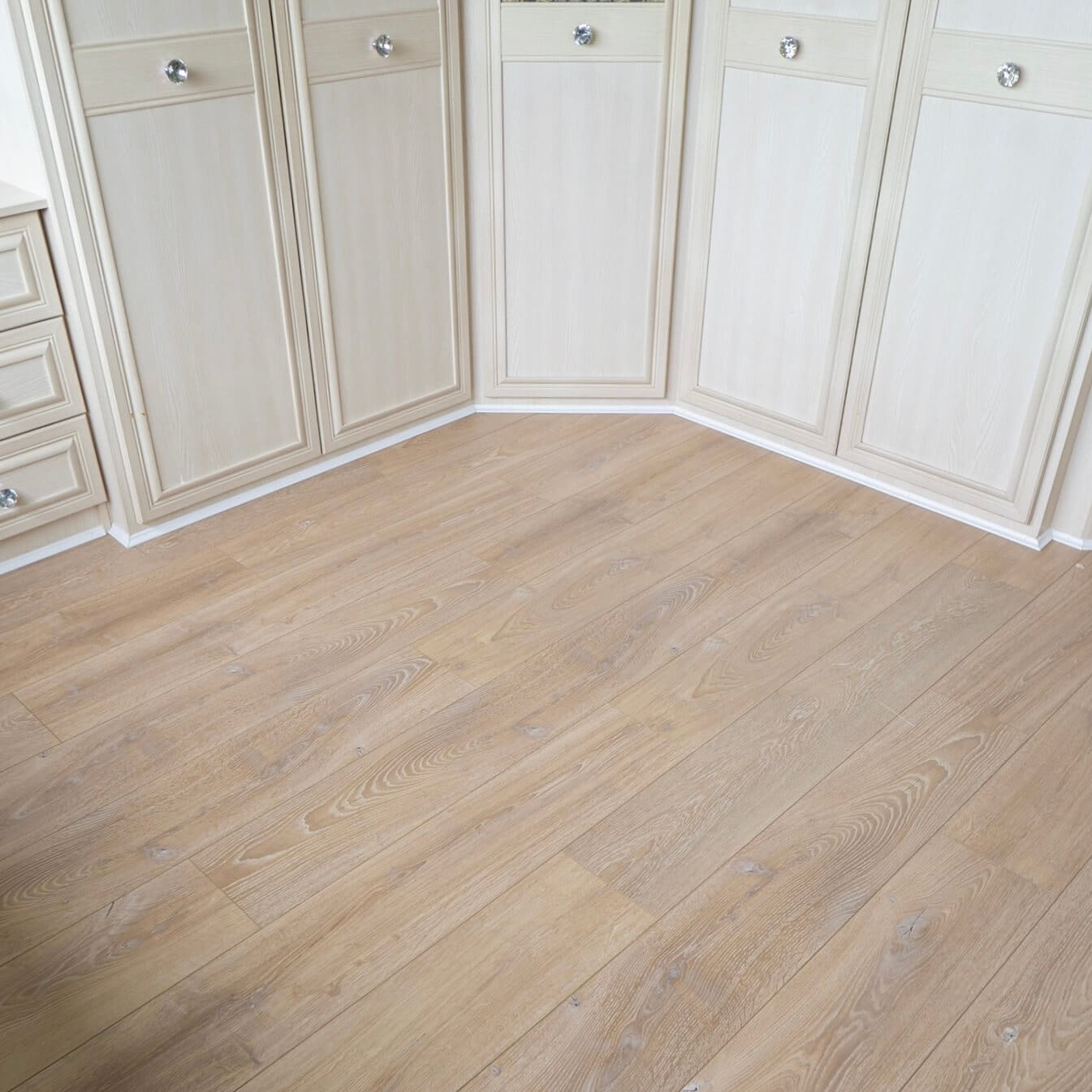 Desert Oak 12mm Classic Laminate Flooring